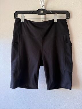 High-Waist Black Women’s Biker Shorts with Side Pockets